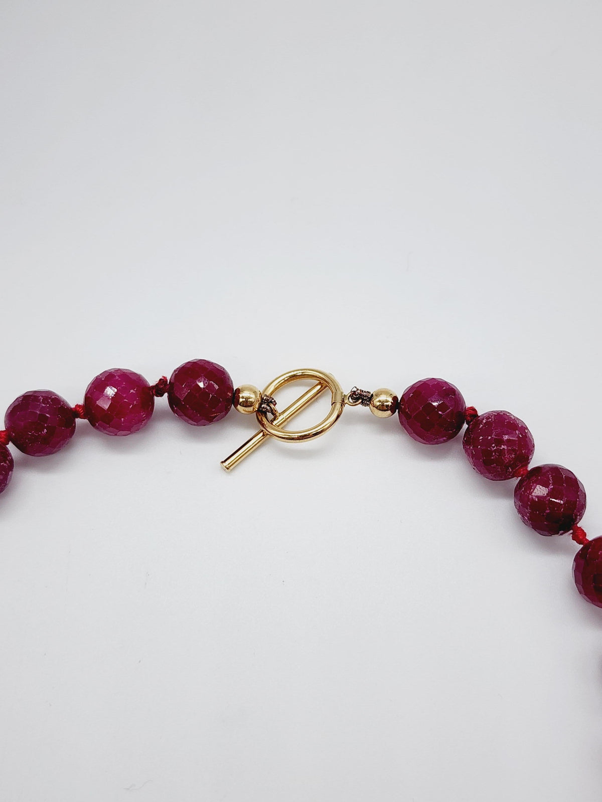 PRICED WHOLESALE, 483.60 Carat Natural Ruby Necklace 14K Yellow Gold Lock