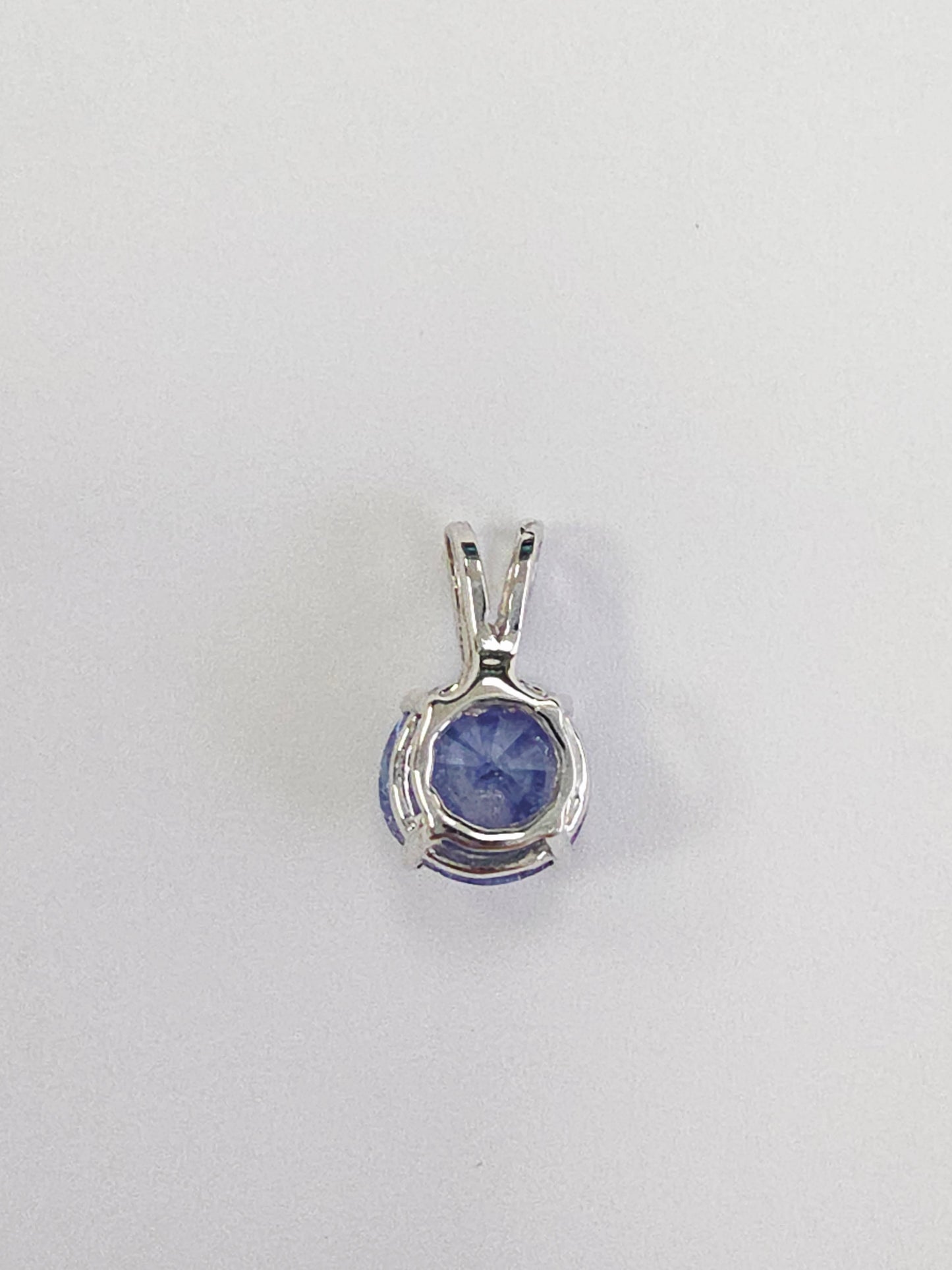 3.68 Carats Round Shape Natural Blue Sapphire Pendant