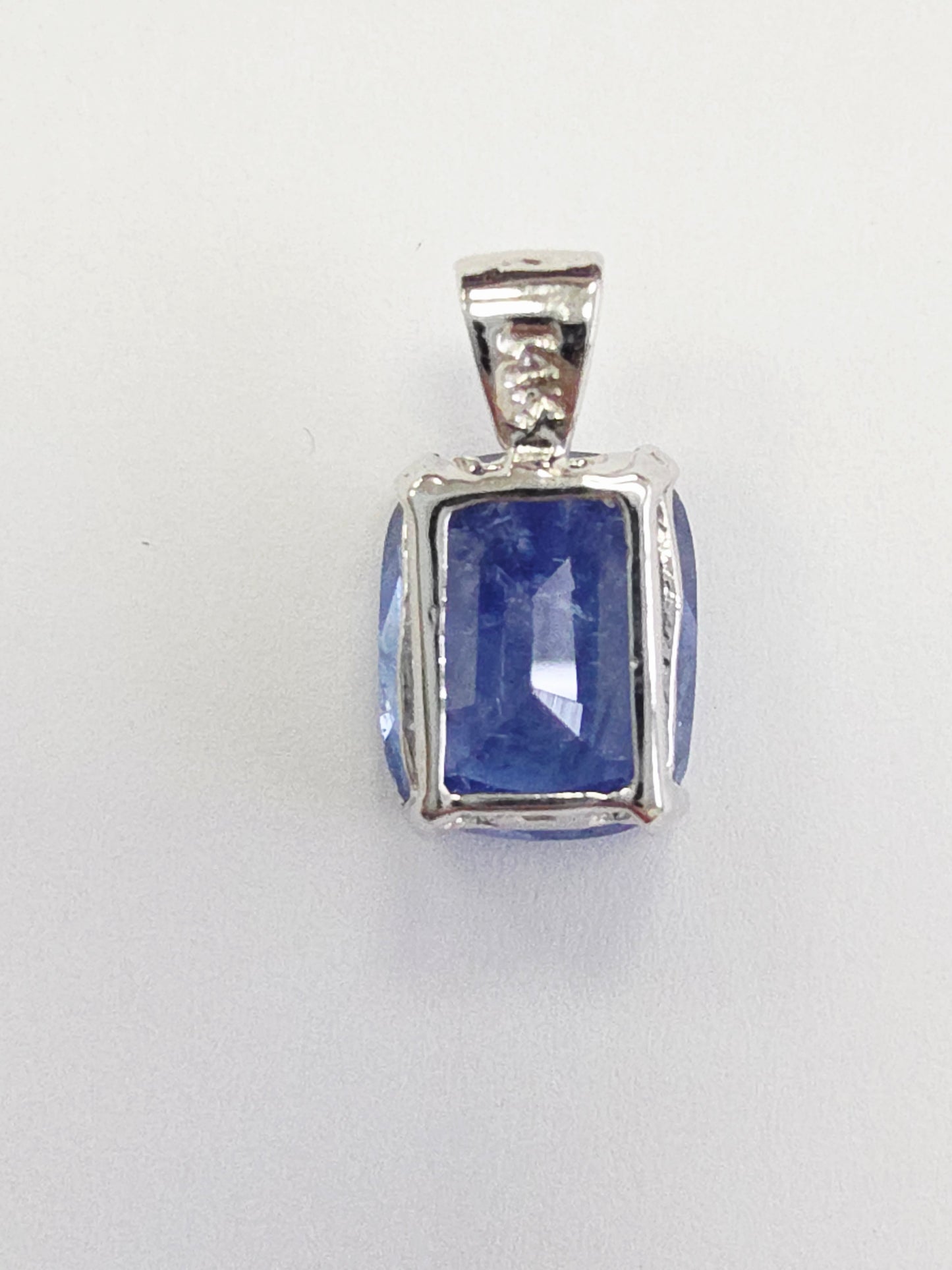 6.06 Carats Cushion Shape Natural Blue Sapphire Pendant