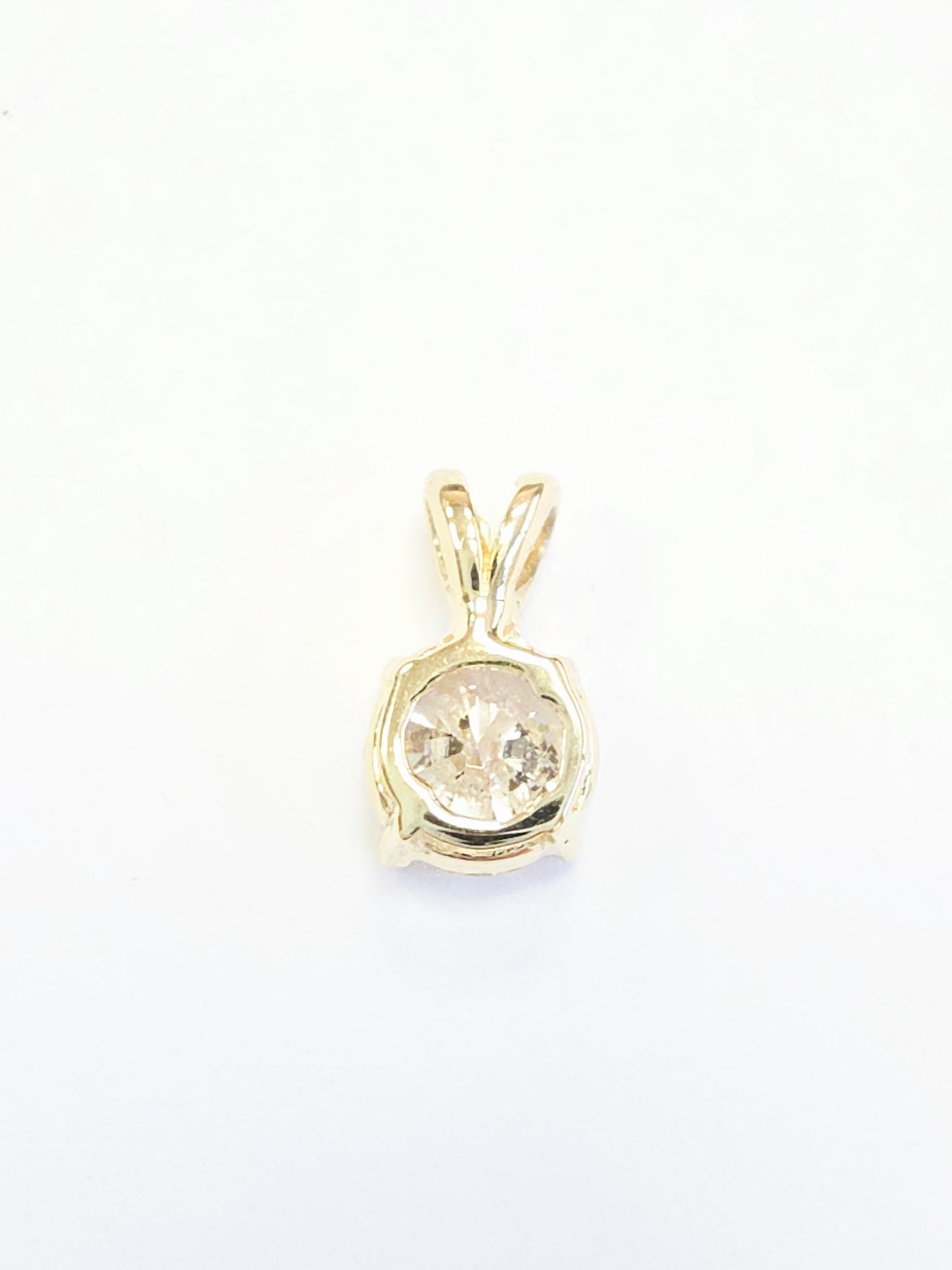 0.80 ct Round Diamond Pendant in 14K Yellow Gold
