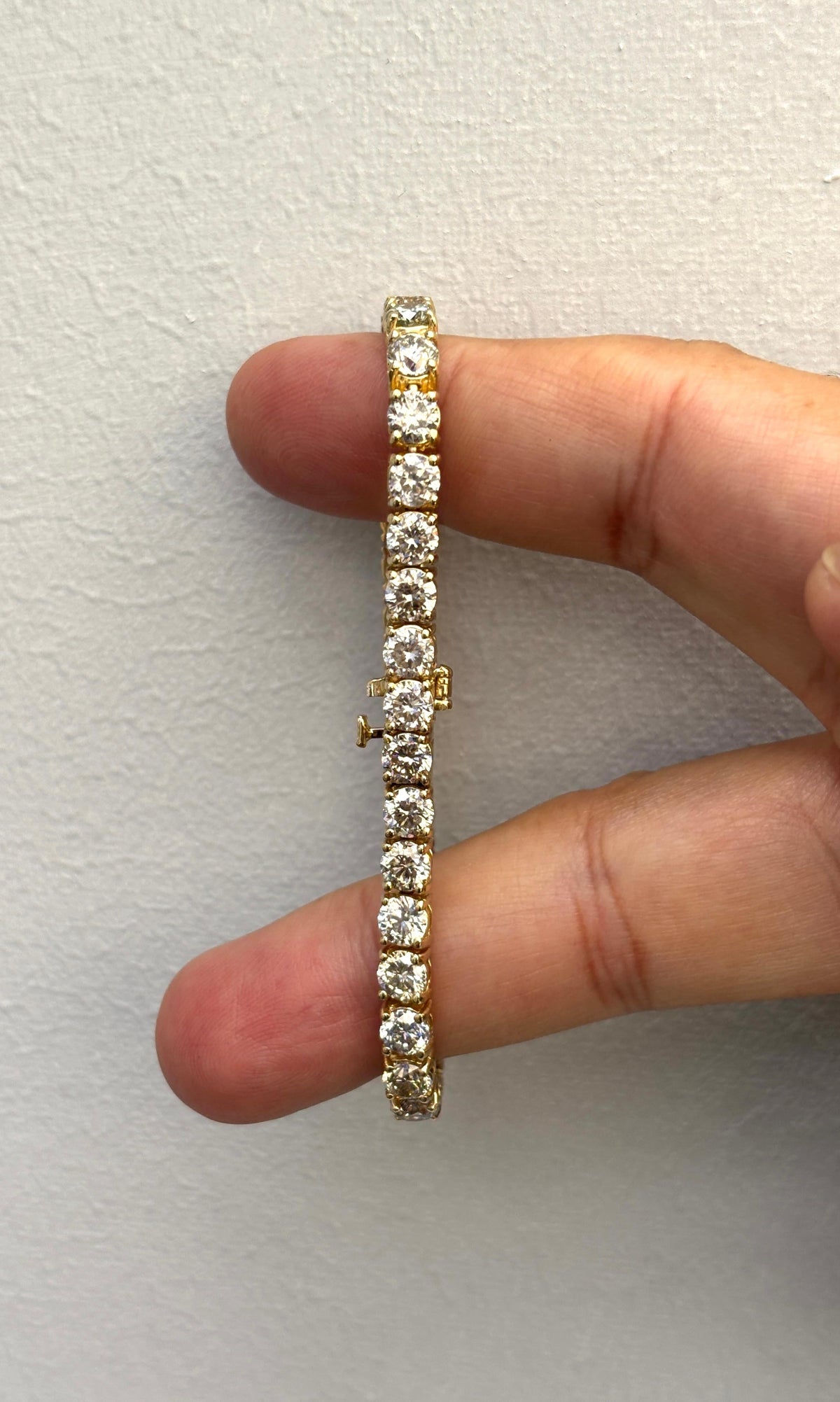 PRICE TO SELL- NO OFFERS, 16.35 Carat Natural Diamond Bracelet 14K Yellow Gold