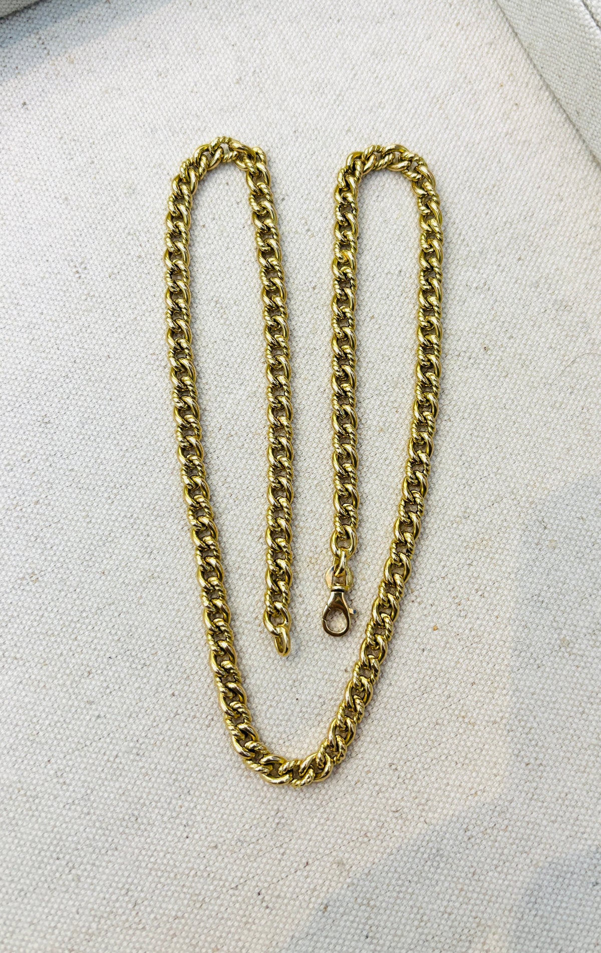 GOLD BLOWOUT SALE- NO OFFER, 14k Italian yellow gold Cuban style necklace 18"