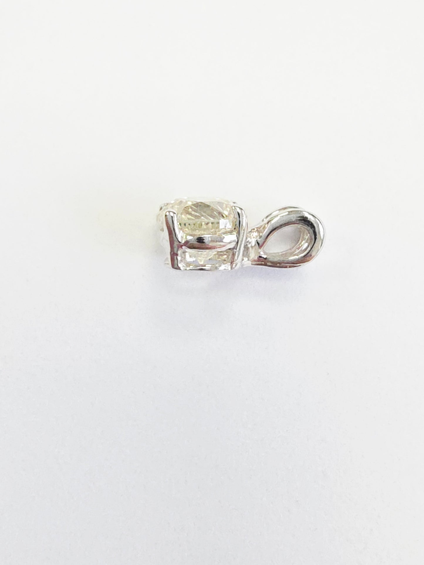 0.85 Carat Round Brilliant Cut Diamond Pendant in 14K White Gold