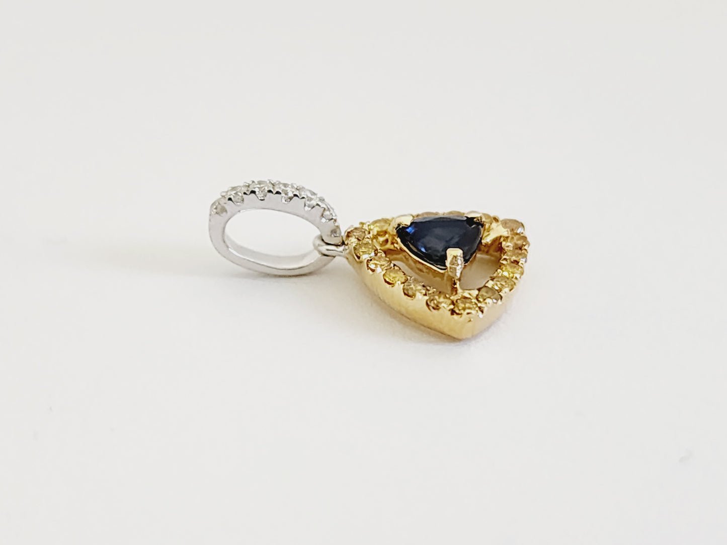 0.35 Carat Sapphire & Diamond Pendant in 18K White Gold