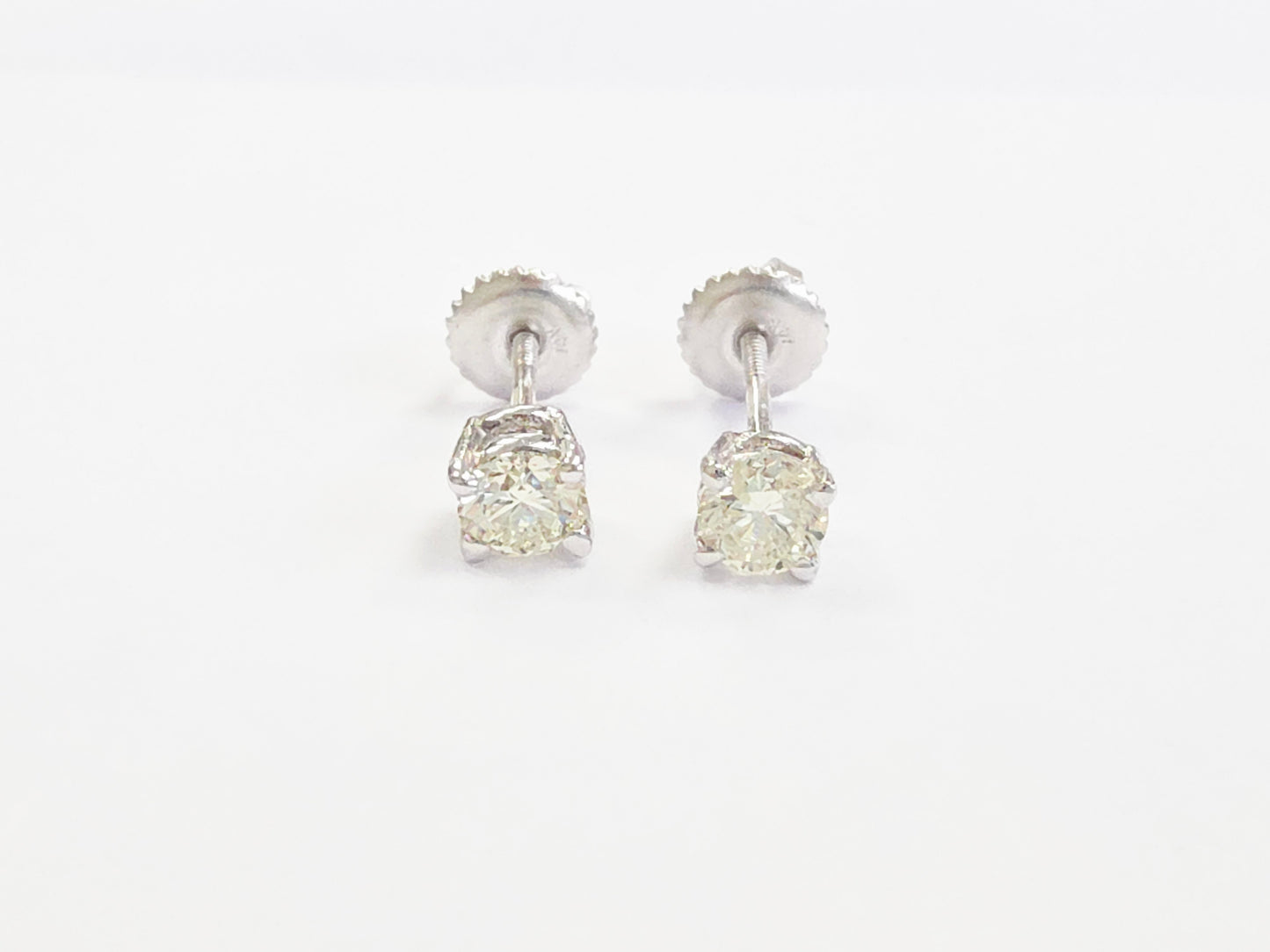 0.60 Carats Natural Diamond Round Shape Studs 14 Karat White Gold