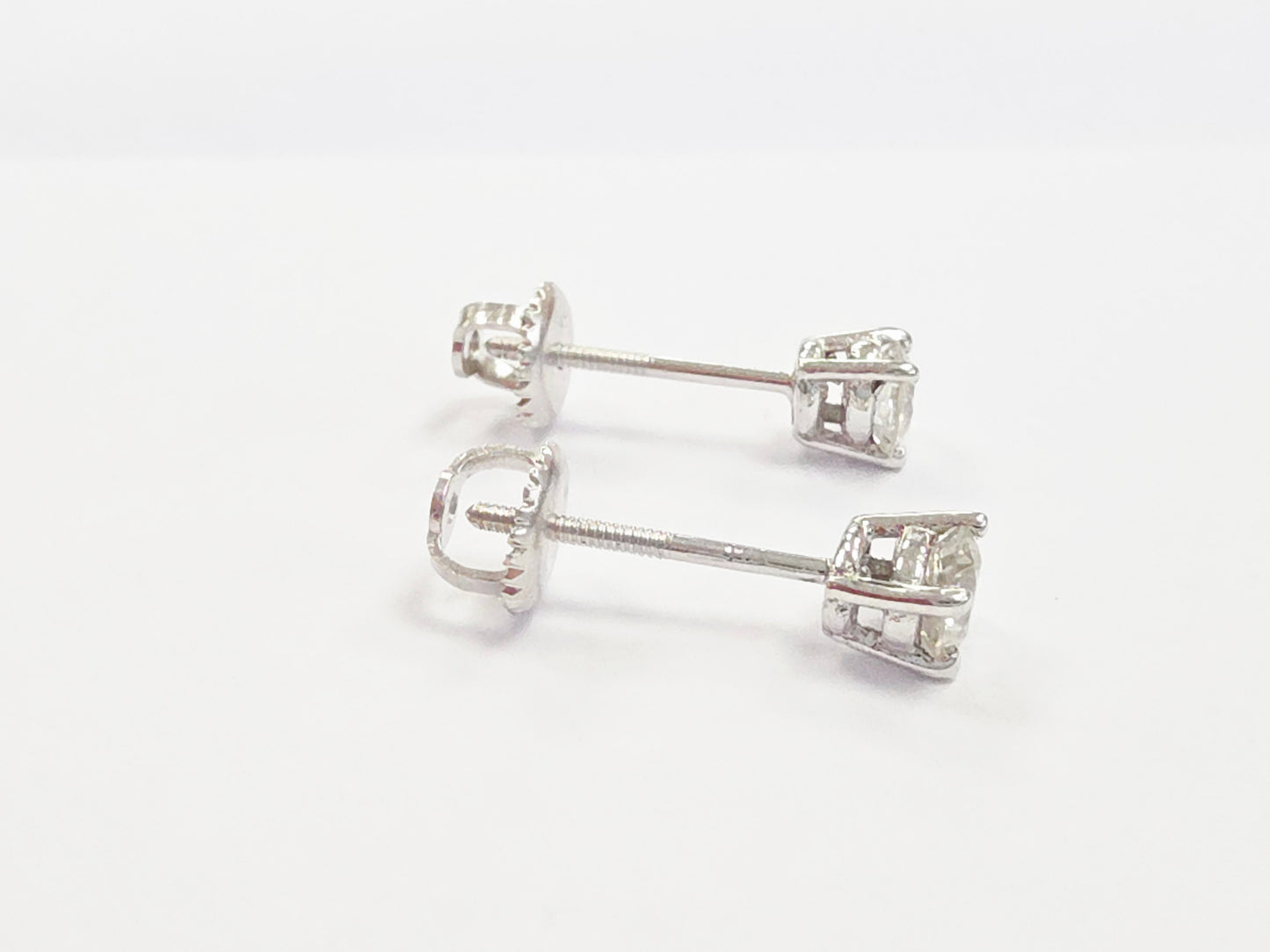 0.60 Carats Natural Diamond Round Shape Studs 14 Karat White Gold