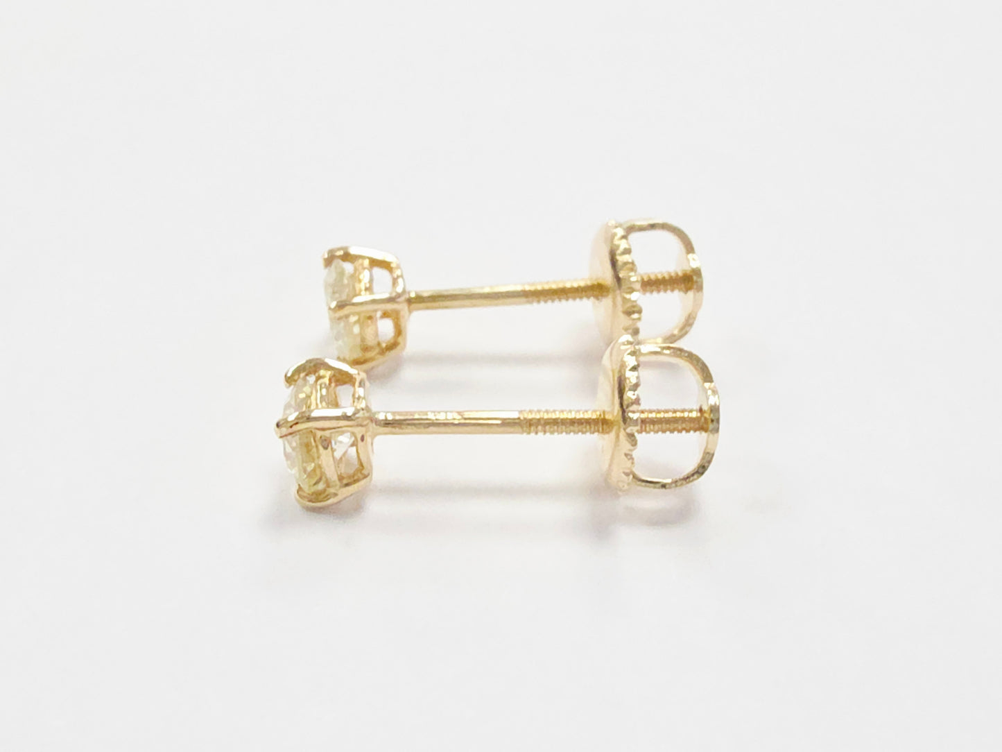 0.48 Carat Natural Round Diamond Studs Yellow Gold 14 Karat