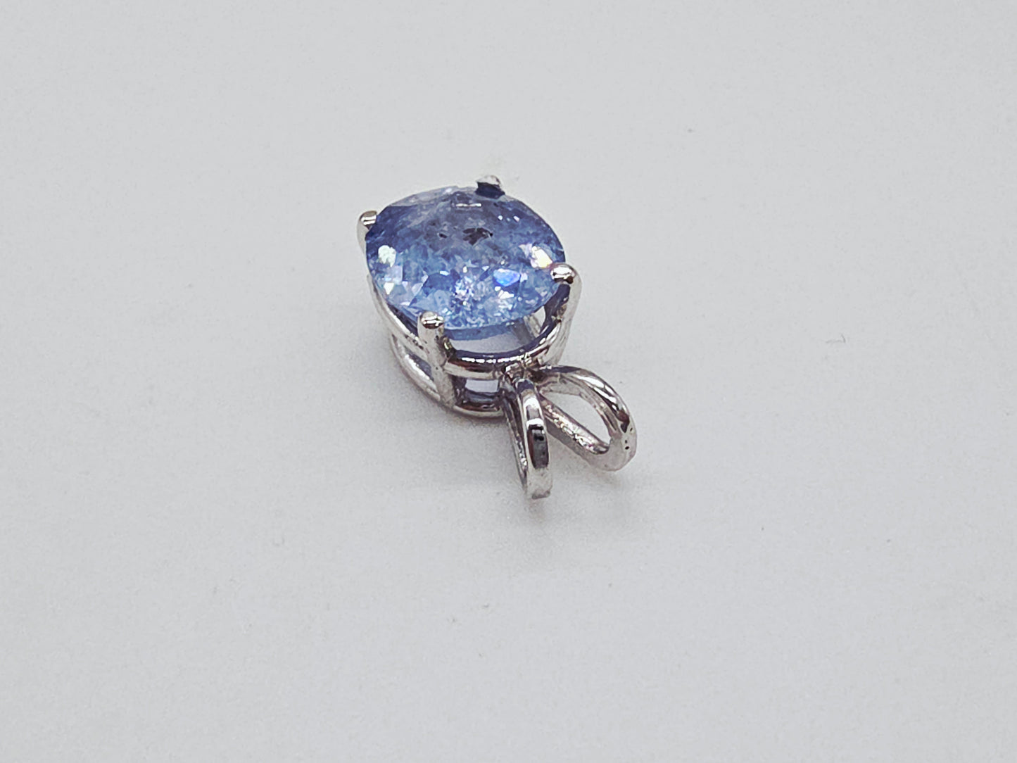 5.30 Carats Oval Shape Natural Blue Sapphire Pendant