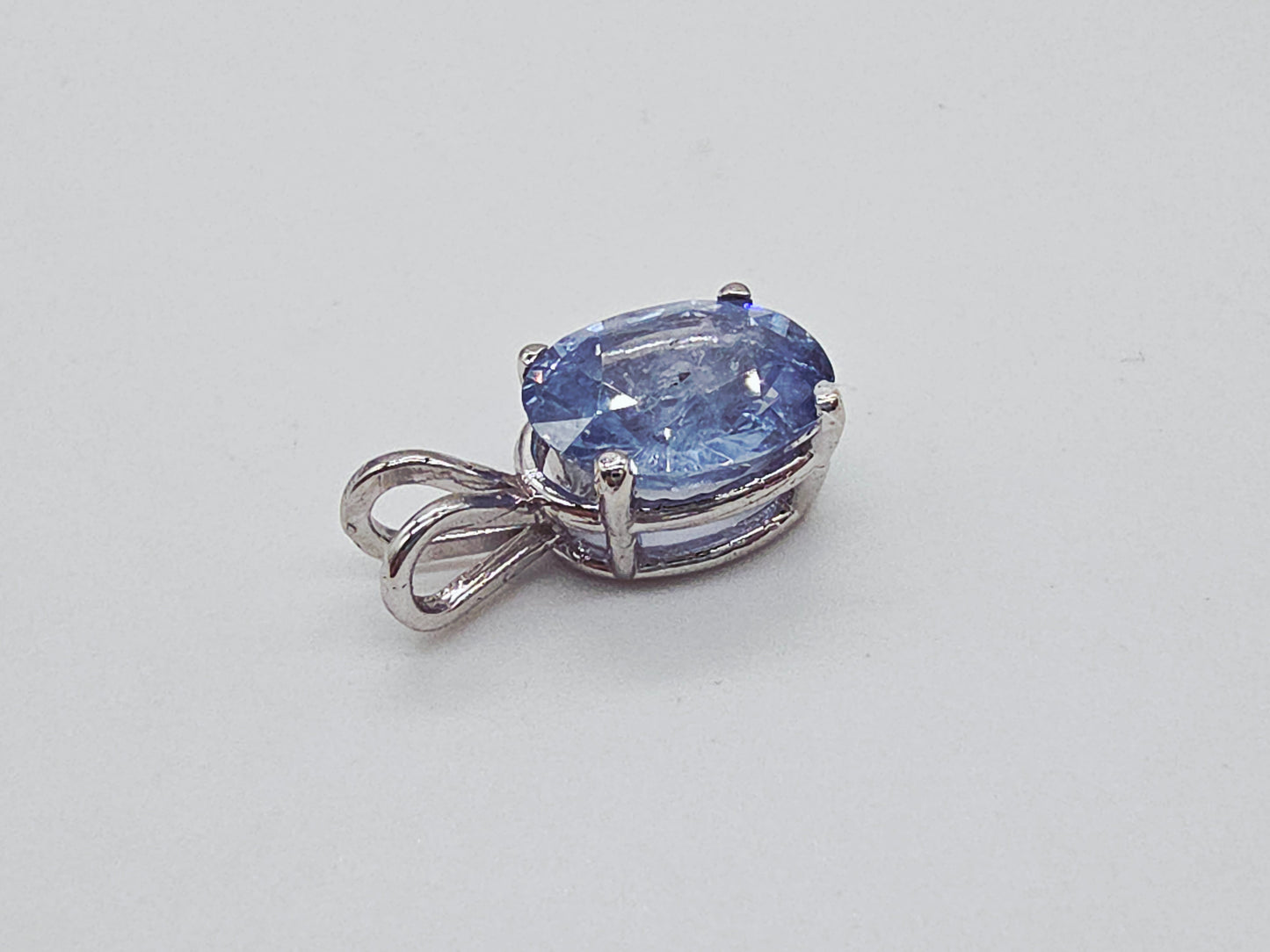 5.30 Carats Oval Shape Natural Blue Sapphire Pendant