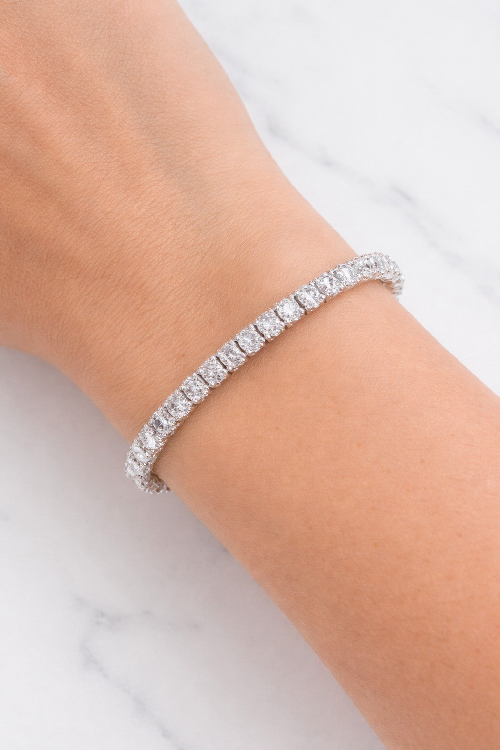 8.24 Carat Natural Diamond Flexible Bangle White Gold 14 Karat