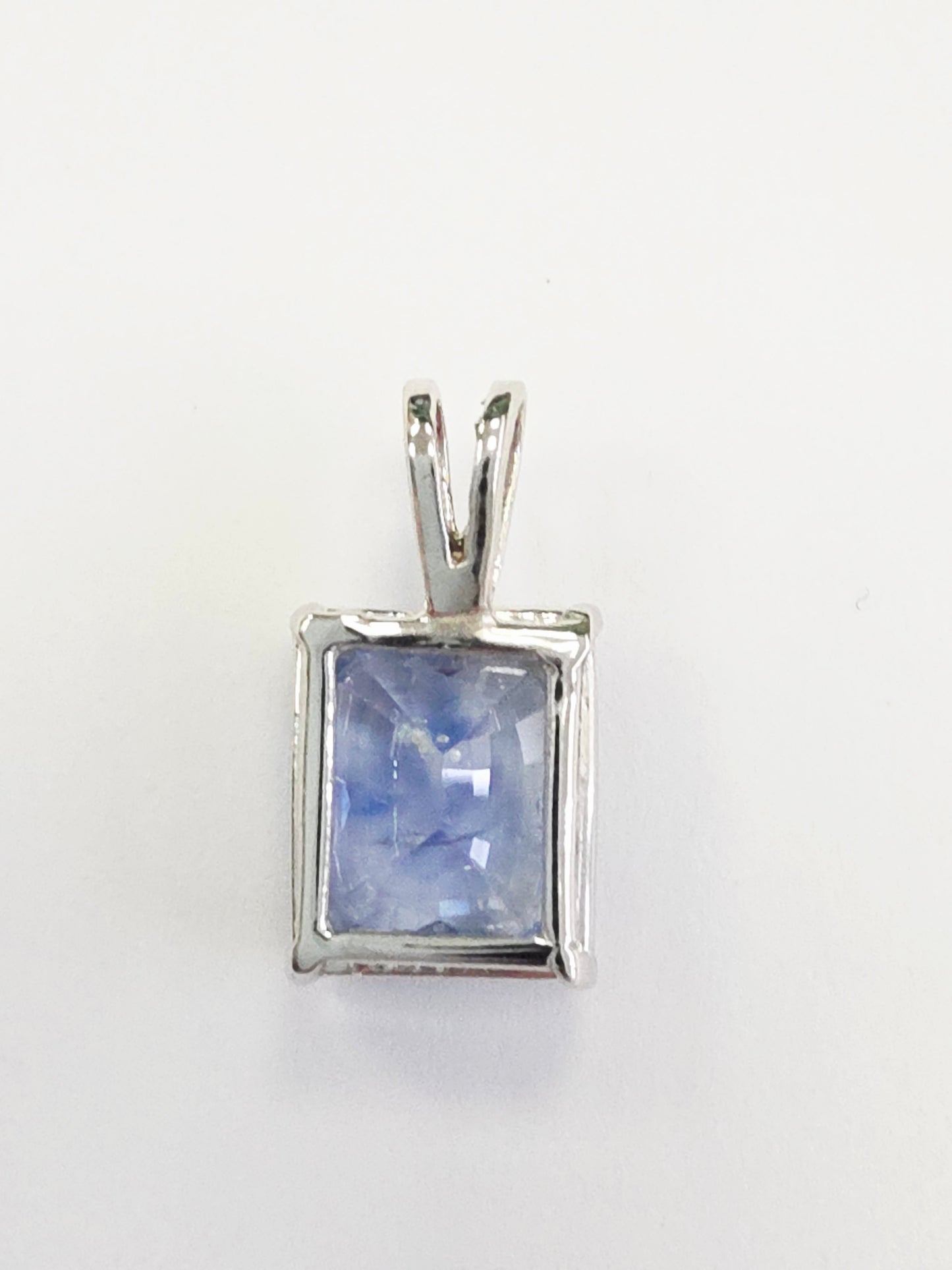 4.76 Carats Cushion Shape Natural Blue Sapphire Pendant