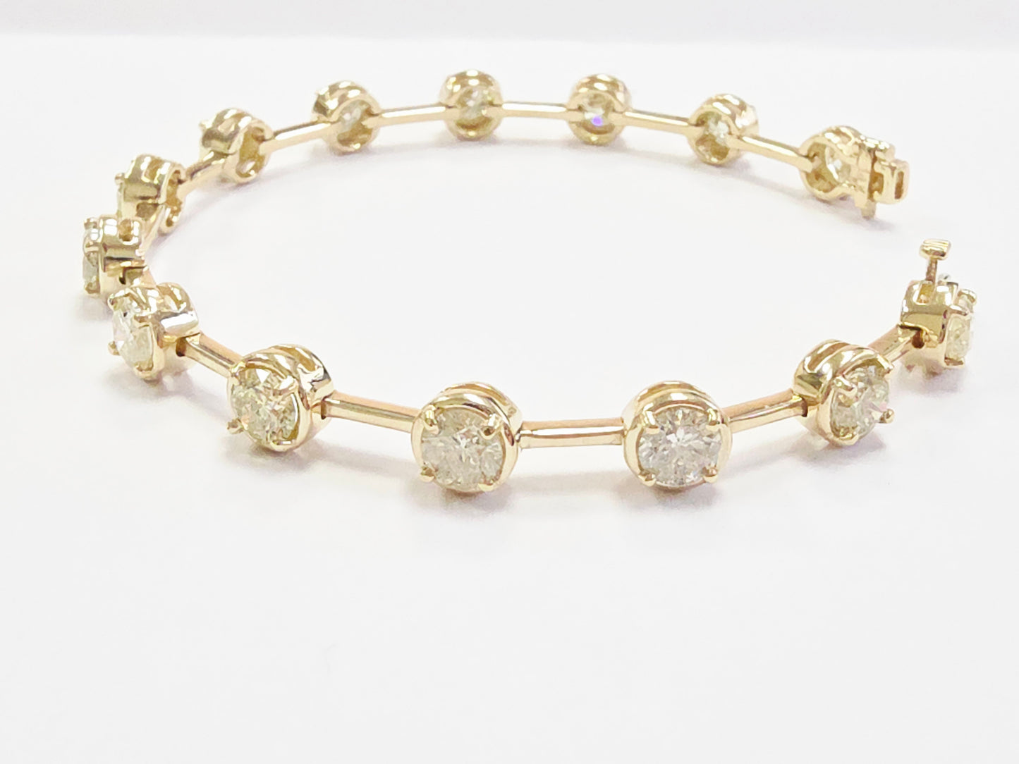 7.28 Carat Natural Diamond Bar Bracelet 14 Karat Yellow Gold