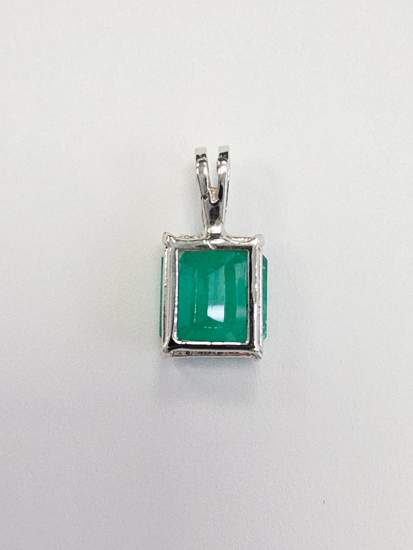 3.83 Carats Natural Emerald Pendant White Gold 14 Karat