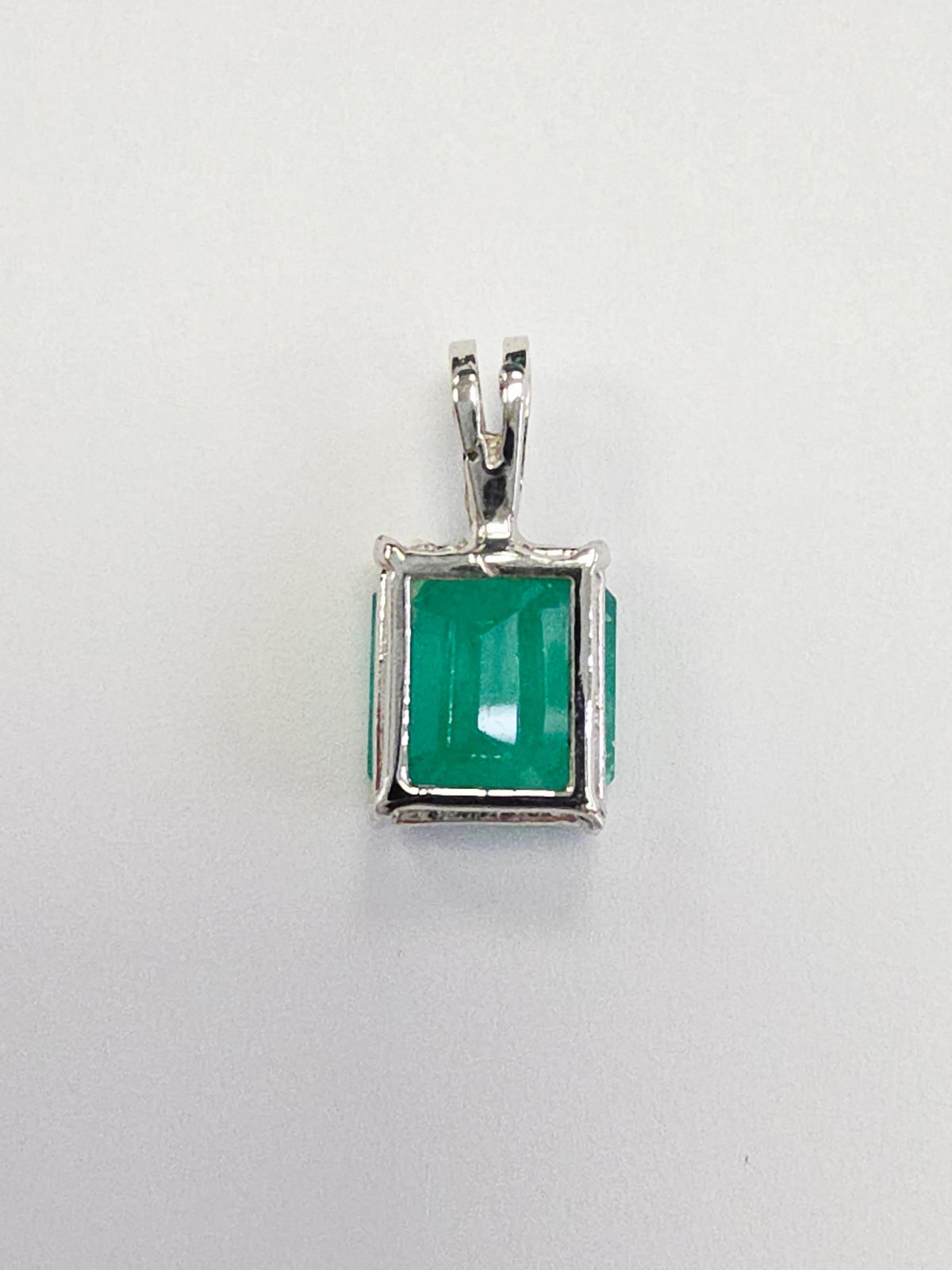 CLEARANCE EVENT, 3.83 Carats Natural Emerald Pendant White Gold 14 Karat