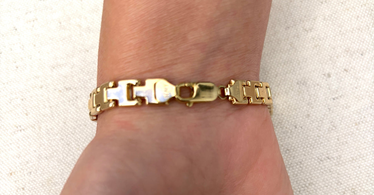 GOLD BLOWOUT SALE- NO OFFER, 14K Italian Designer Yellow Gold Bracelet 7"
