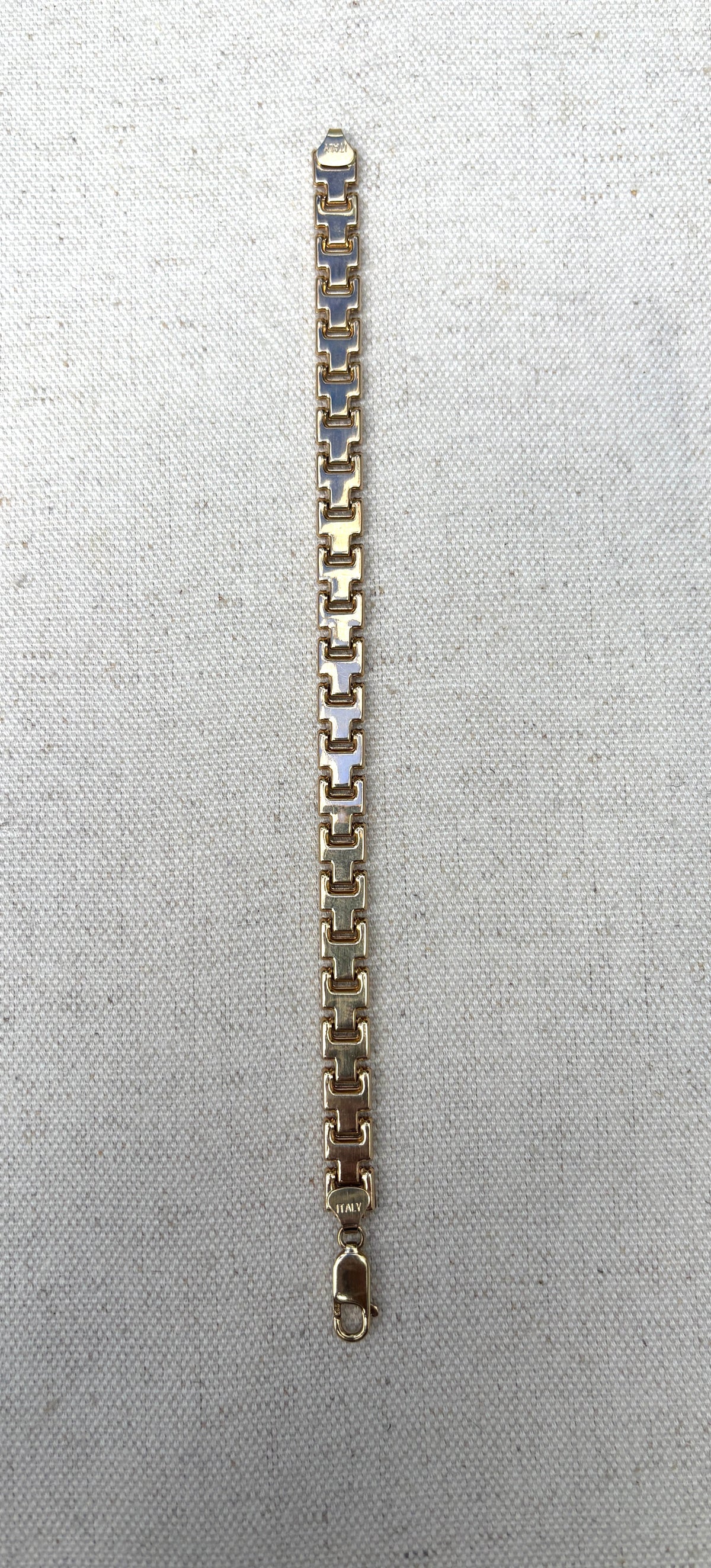 GOLD BLOWOUT SALE- NO OFFER, 14K Italian Designer Yellow Gold Bracelet 7"