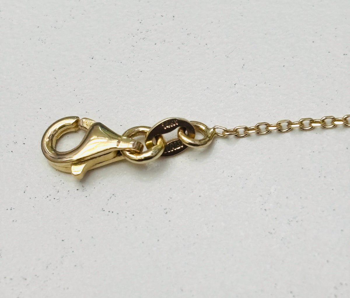 BLOWOUT PRICE-NO OFFER, 14k Italian made yellow gold color stones necklace 20"