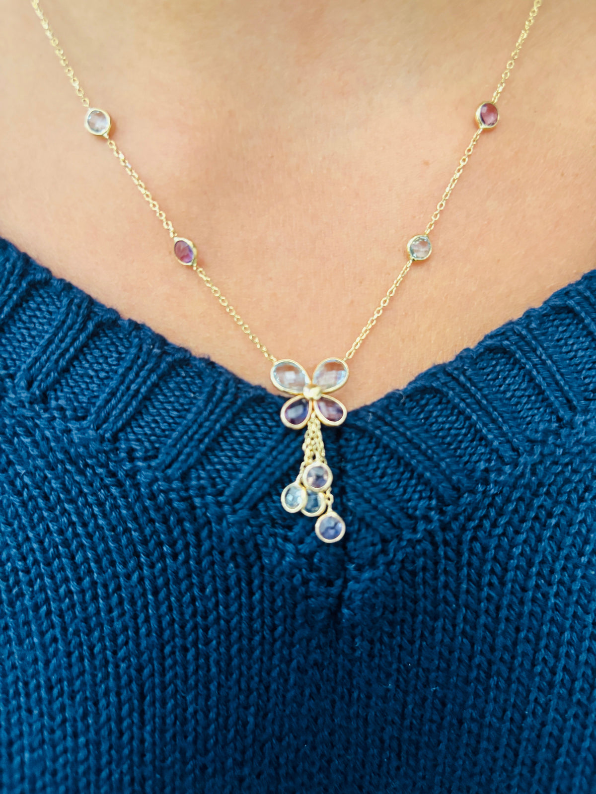 BLOWOUT PRICE-NO OFFER, 14k Italian made yellow gold color stones necklace 20"