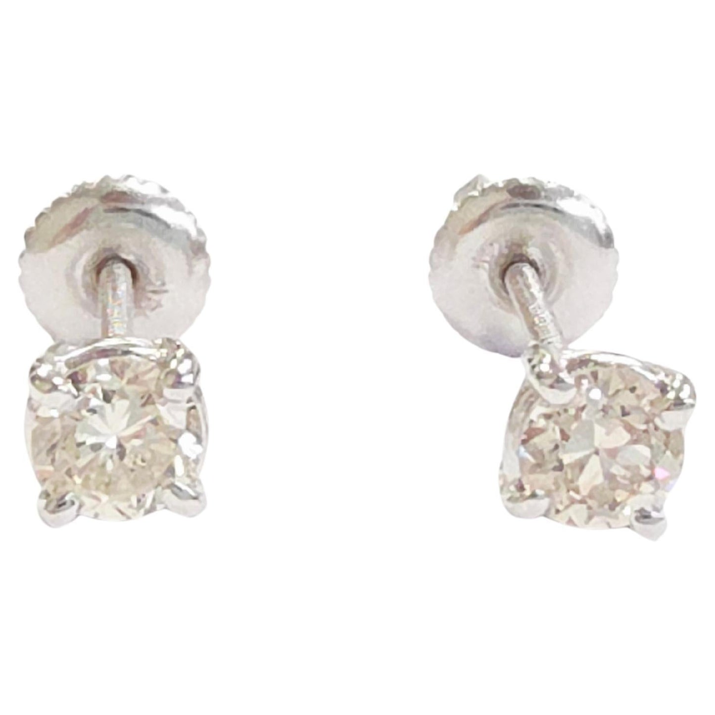 0.61 Carats Natural Diamond Round Shape Studs 14 Karat White Gold